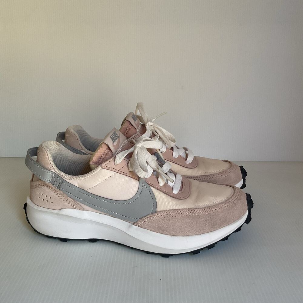 Nike Waffle Debut Women’s Sneakers Size 6.5 Beige Pink Gray Retro Running Shoes - Picture 2 of 10